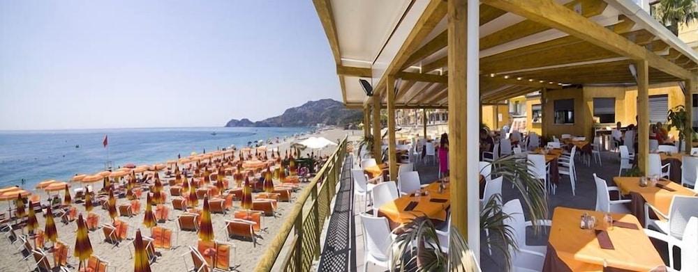 Maniel Beach Hotel Letojanni Dış mekan fotoğraf