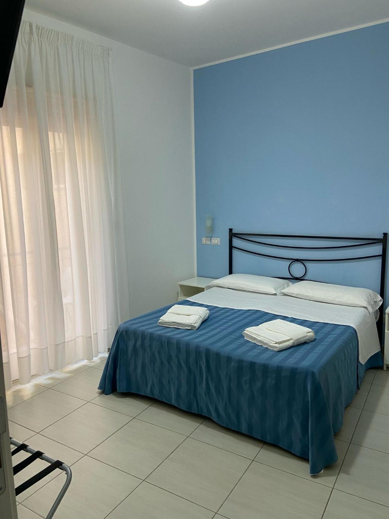 Maniel Beach Hotel Letojanni Dış mekan fotoğraf