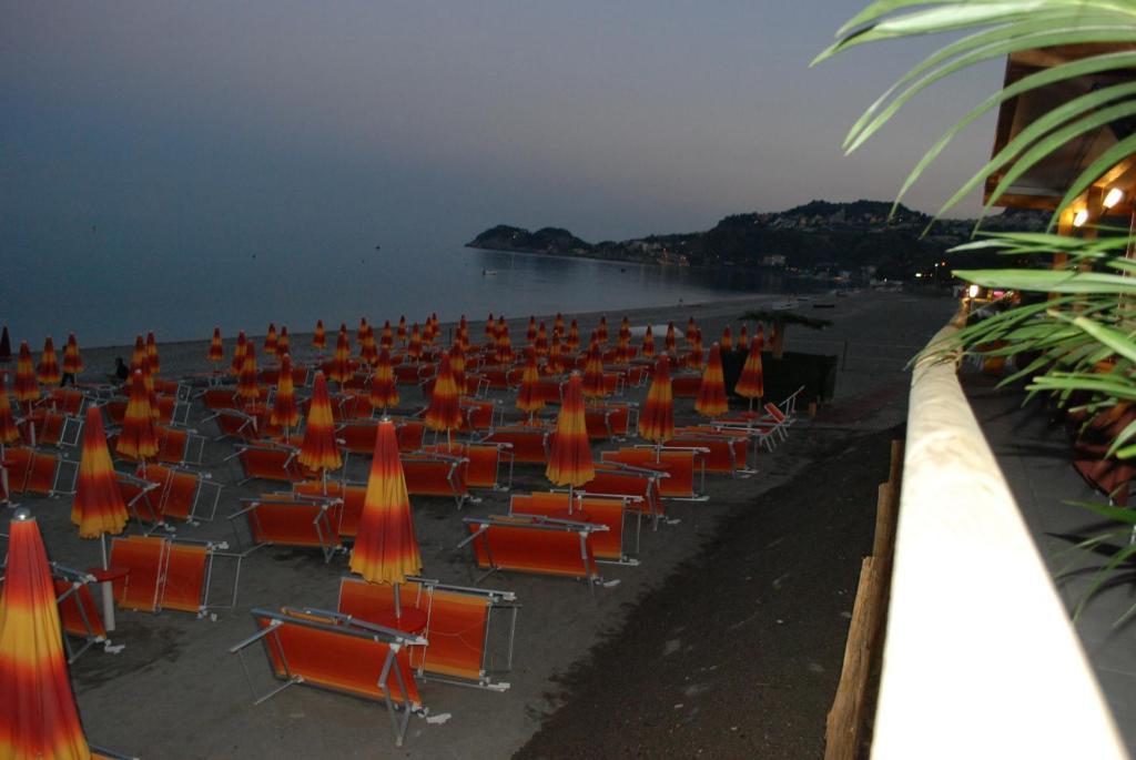 Maniel Beach Hotel Letojanni Dış mekan fotoğraf