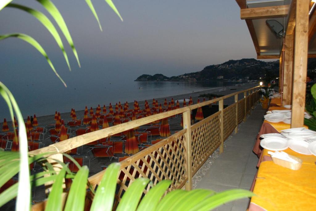 Maniel Beach Hotel Letojanni Dış mekan fotoğraf